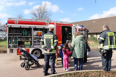 Besuch der Freiwilligen Feuerwehr in der Kita Luisenstraße
